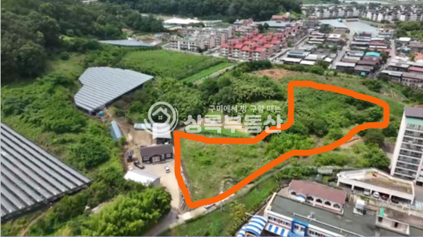 경북 김천시 어모면 중왕리 748-1 어모면 중왕리 전원주택용 부지 962평│주택가와 학교가 내려다보이는 언덕 위 탁 트인 전망의 토지 매물 매매 매물번호 10546 사진 2